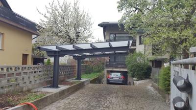 Sodoben nadstrešek za avto