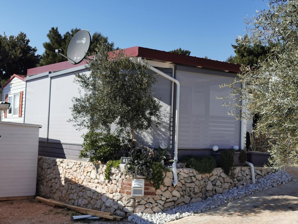 Screen senčilo na panoramskem oknu